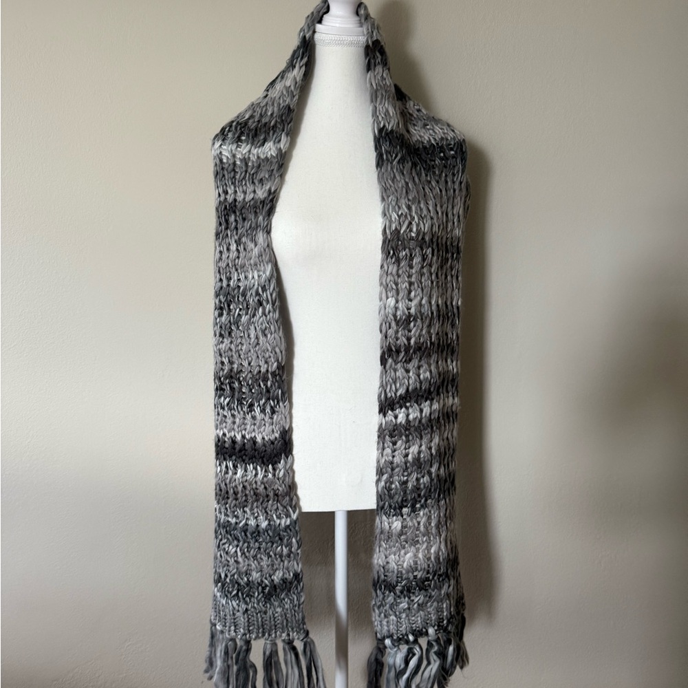 Chunky Knit Gray Scarf